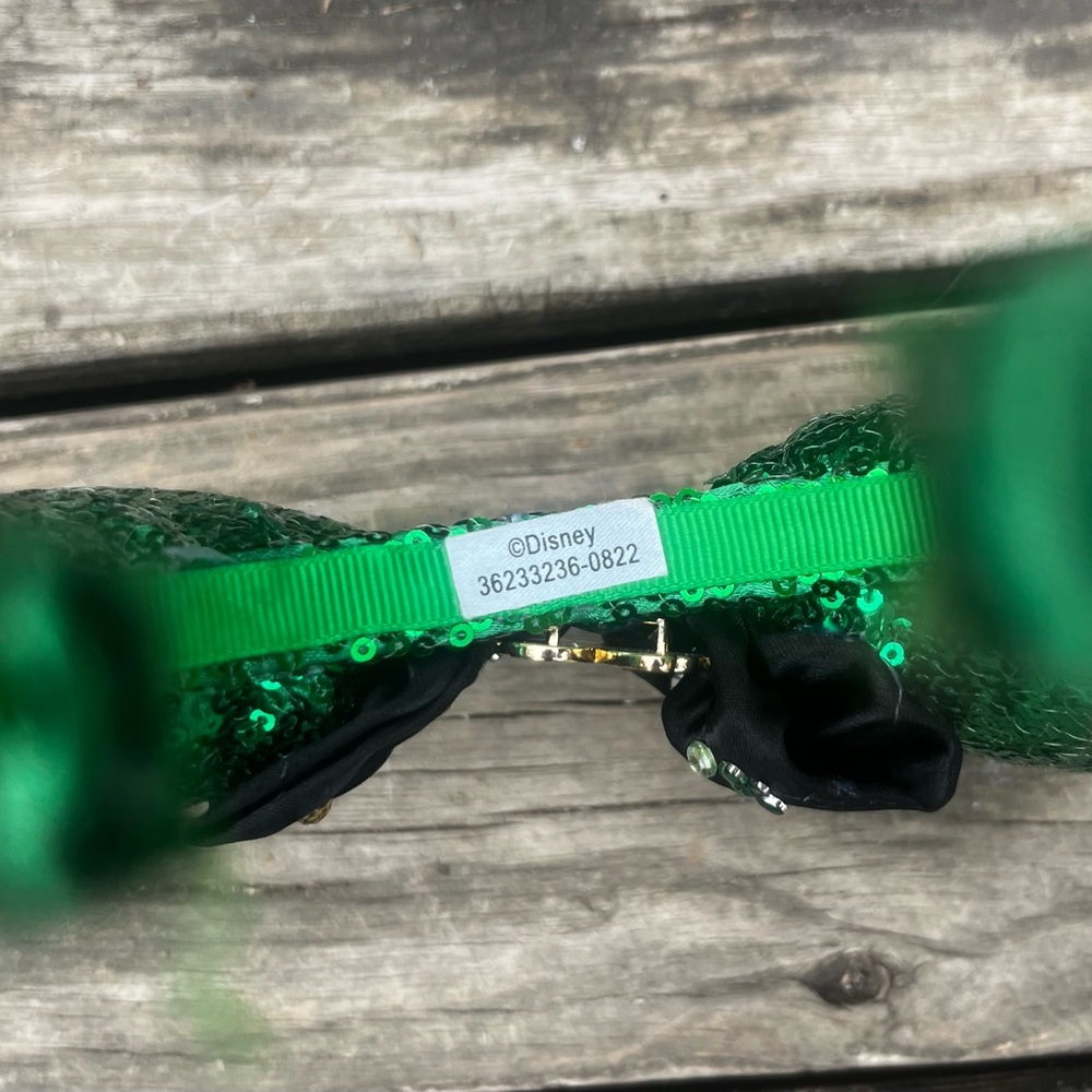 DISNEY GREEN SEQUIN MINNIE MOUSE EARS HEADBAND SAINT PATRICKS DAY - Picture 6 of 7